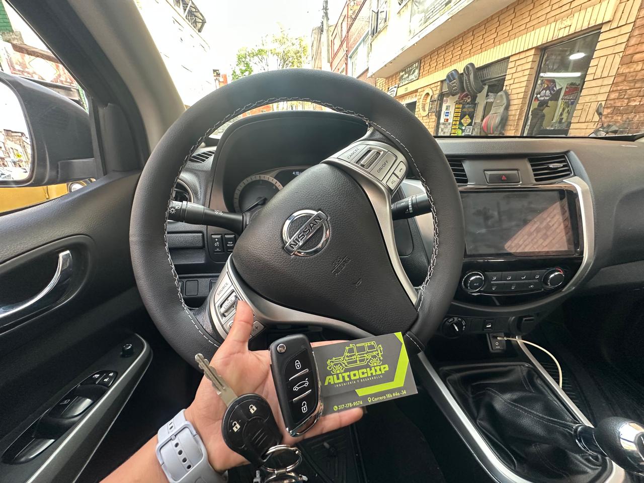 Nissan Frontier 2025 - Copia de llave - AUTOCHIP Bogotá