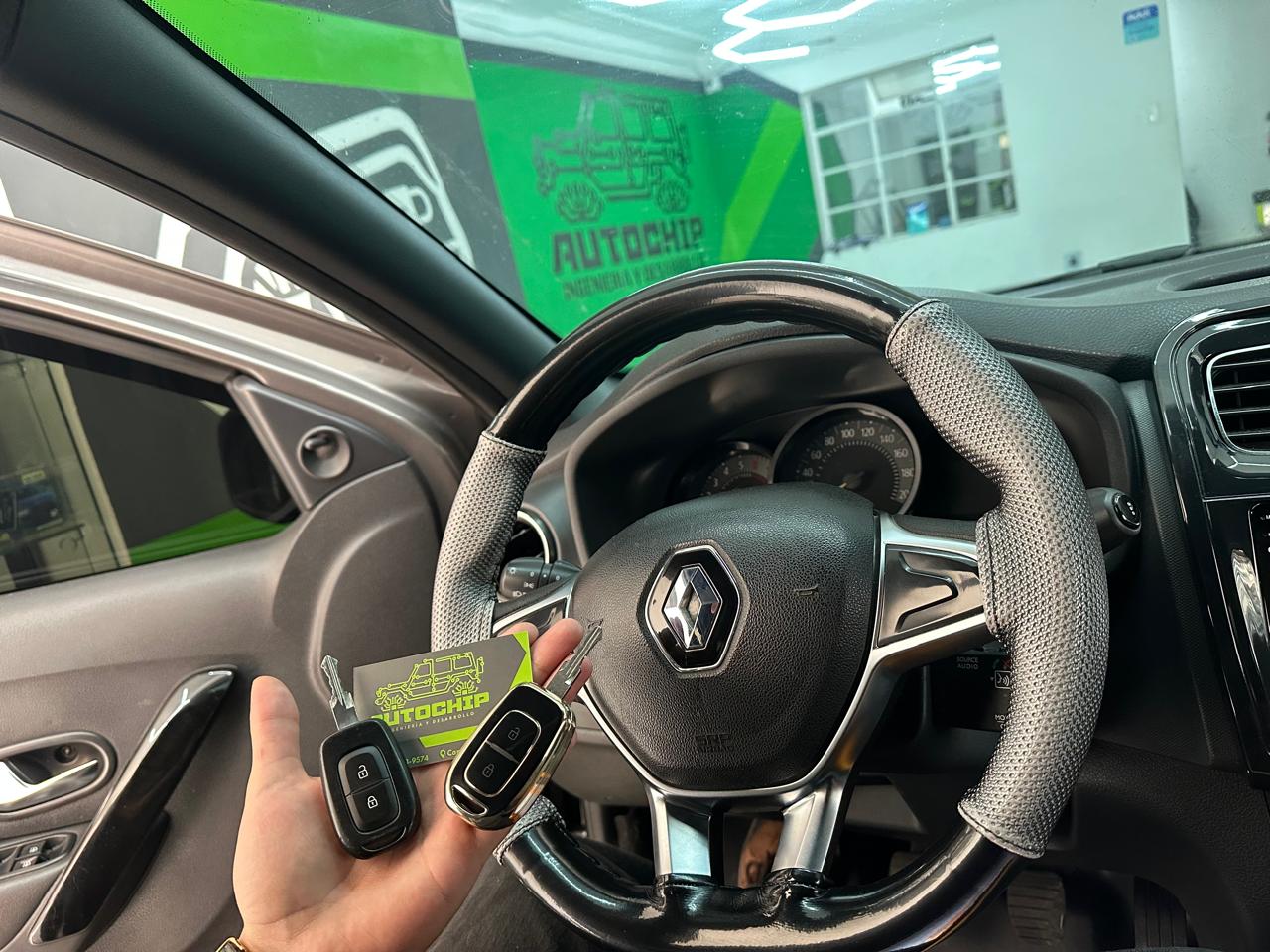 Renault Stepway - Copia de llave con forro de lujo - AUTOCHIP Bogotá